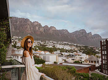 POD Camps Bay Boutique Hotel: Blick auf die Berge