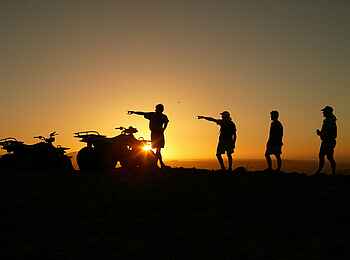 Serra Cafema: Sonnenuntergang auf Quadtour