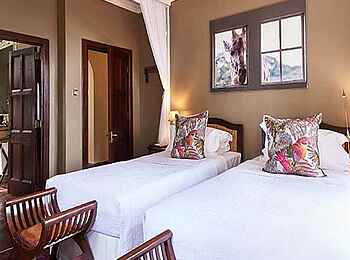 Giraffe Manor: Zimmer mit Giraffe im Fenster Giraffe Manor: Zimmer mit Giraffe im Fenster