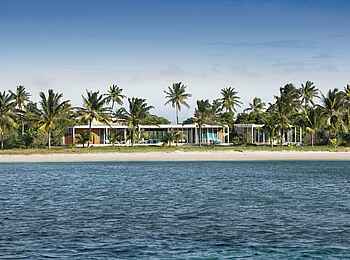 Time + Tide Miavana: Gästevilla vom Meer her