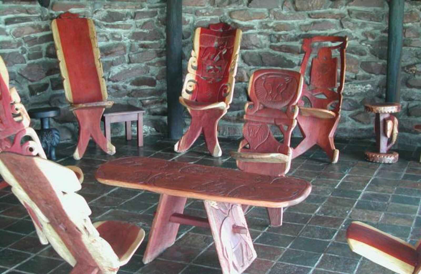 Edo's Camp: Traditionelle Möbel Edo's Camp: Traditionelle Möbel