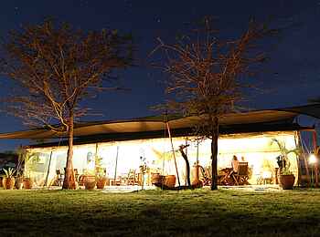Kicheche Bush Camp: Hellerleuchtete Lounge