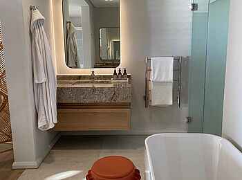 Sala Beach House: Sala Suite Bad