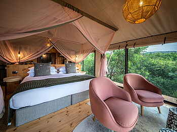 Magashi Camp: Blick von der Veranda ins Zeltinnere