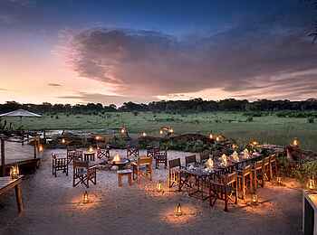 Somalisa Acacia Camp: Beleuchtung am Abend