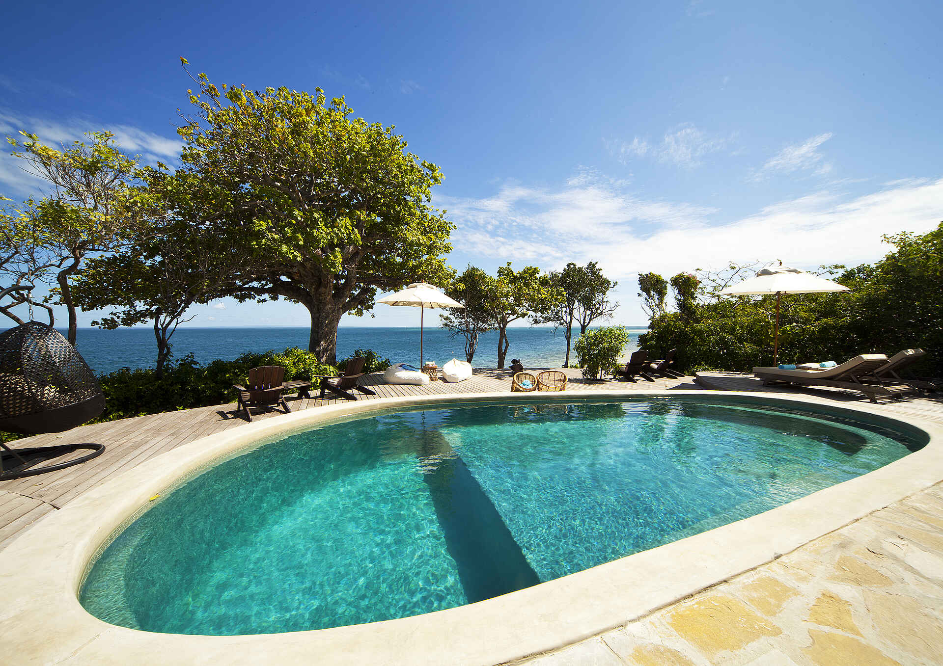 azura quilalea, azura quilalea bilder, azura quilalea island resort, mosambik tauchen, main area, pool, swimmingpool