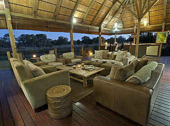 Chitabe Lediba: Die Lounge am Abend