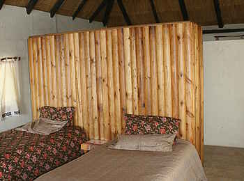 Edo's Camp: Schlafzimmer mit Twinbetten Edo's Camp: Schlafzimmer mit Twinbetten