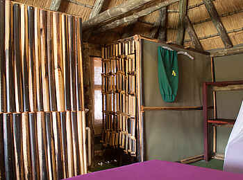 Epupa Falls Lodge: Die Chalets wurden aus Holz erbaut