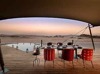 Hoanib Elephant Camp: Dinner am Pool