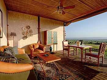One Nature Mara River Lodge: Terrasse der Villa