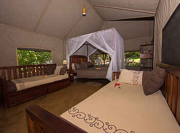 Blue Zebra Island Lodge: Das Innere des Gästezelts