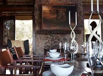 Makweti Safari Lodge: Innenansicht des Essbereichs