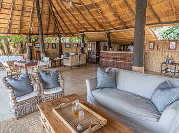 Time + Tide Mchenja: Sofas in der Lounge