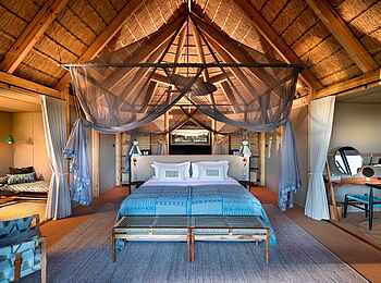 Camp Tawana: Schlafzimmer mit Doppelbett Camp Tawana: Schlafzimmer mit Doppelbett