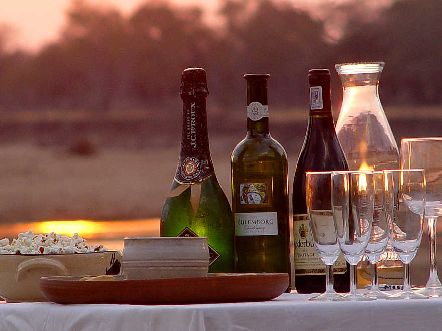 Kaingo Camp: Sundowner Kaingo Camp: Sundowner