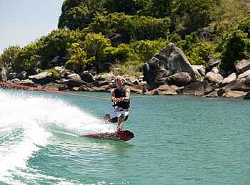 Kaya Mawa: Wasserski