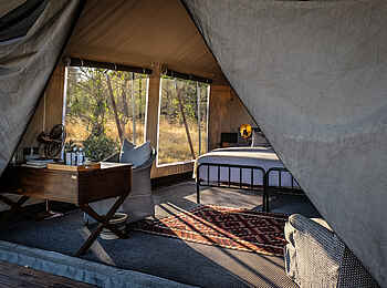 Little Machaba Camp: Luxury Tent Innenansicht