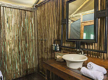 Mogogelo Camp: Badezimmer Mogogelo Camp: Badezimmer