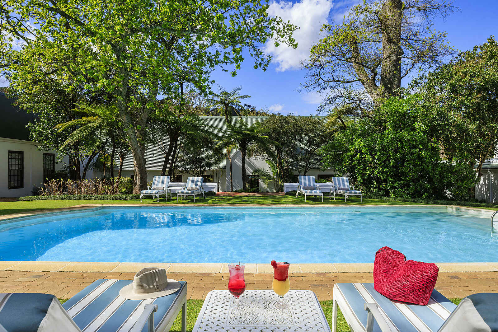 The Cellars-Hohenort Hotel & Spa: Am Pool The Cellars-Hohenort Hotel & Spa: Am Pool