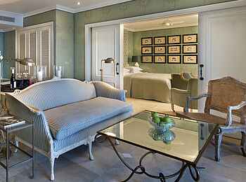 The Oyster Box: Deluxe Suite Lounge