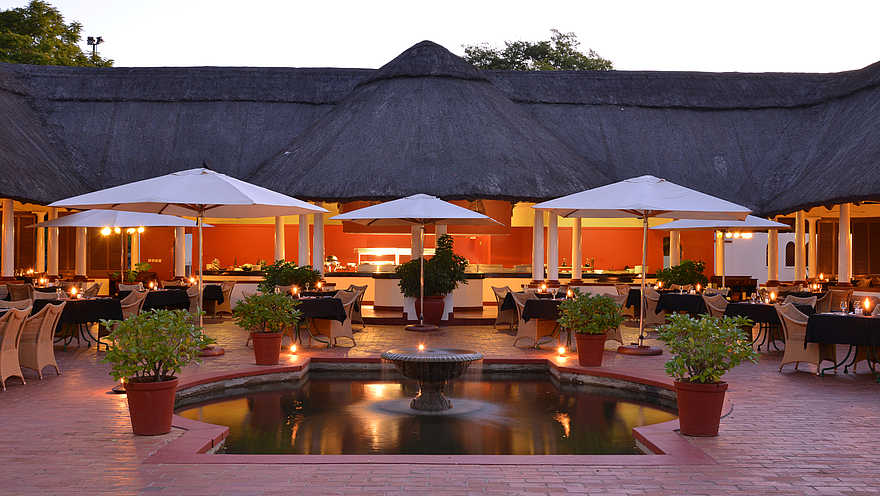 Victoria Falls Hotel: Jungle Junction mit Pool Victoria Falls Hotel: Jungle Junction mit Pool