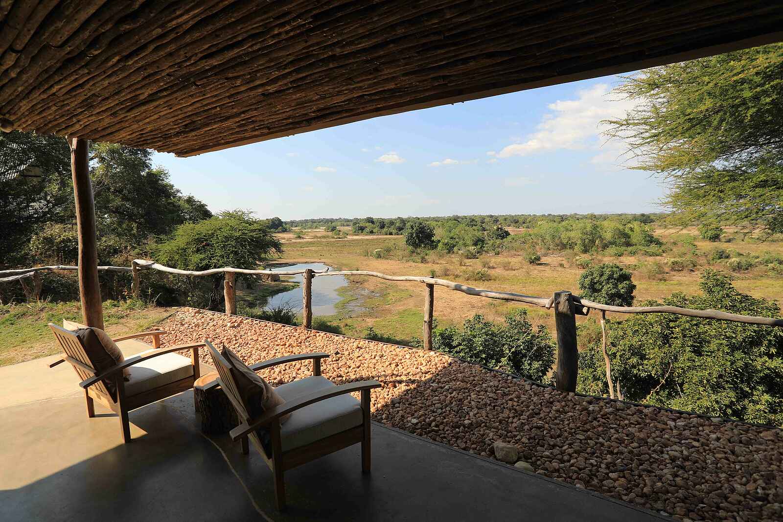 Kavinga Safari Camp: Untere Terrasse Kavinga Safari Camp: Untere Terrasse