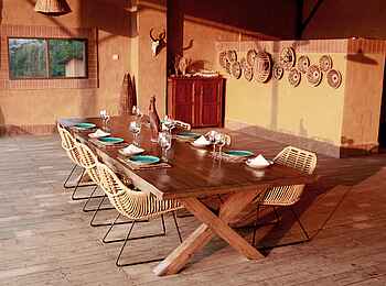 Shoebill Island Camp: Esstisch