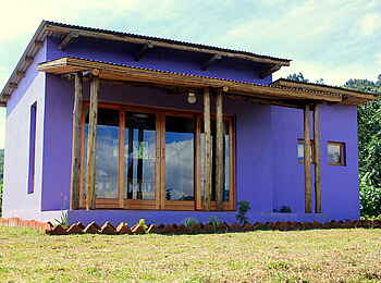 Chameleon Hills Lodge: Frontansicht eines weiteren Gästechaltes