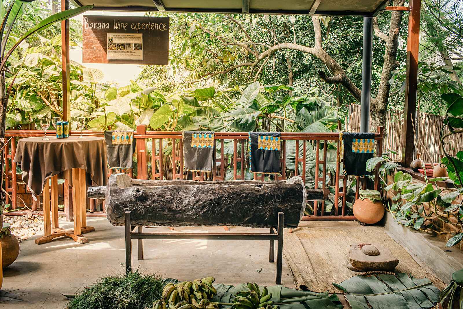 Heaven Boutique Hotel: Herstellung von Bananenwein Heaven Boutique Hotel: Herstellung von Bananenwein