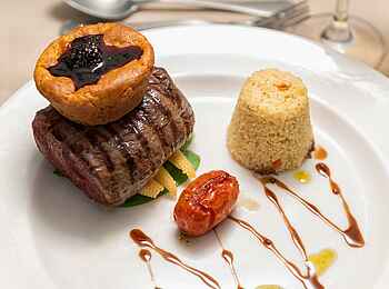 Impodimo Game Lodge: Dining Impodimo Game Lodge: Dining