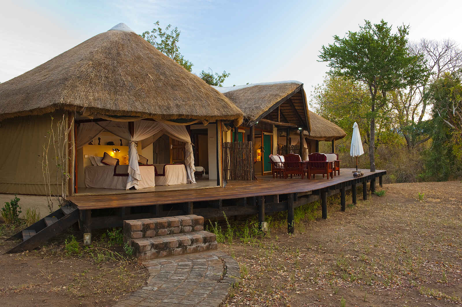 Kasaka River Lodge: Hippo Pod auf Holzplattform Kasaka River Lodge: Hippo Pod auf Holzplattform
