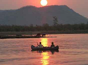 Musango Safari Camp: Kanufahrt auf dem Kariba-See