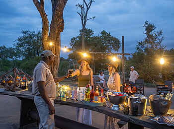 Tintswalo Safari Lodge: Drinks an der Buschbar