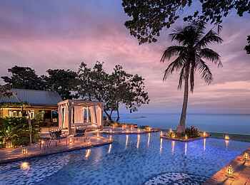 Bumi Hills Safari Lodge: Sala am Pool Bumi Hills Safari Lodge: Sala am Pool