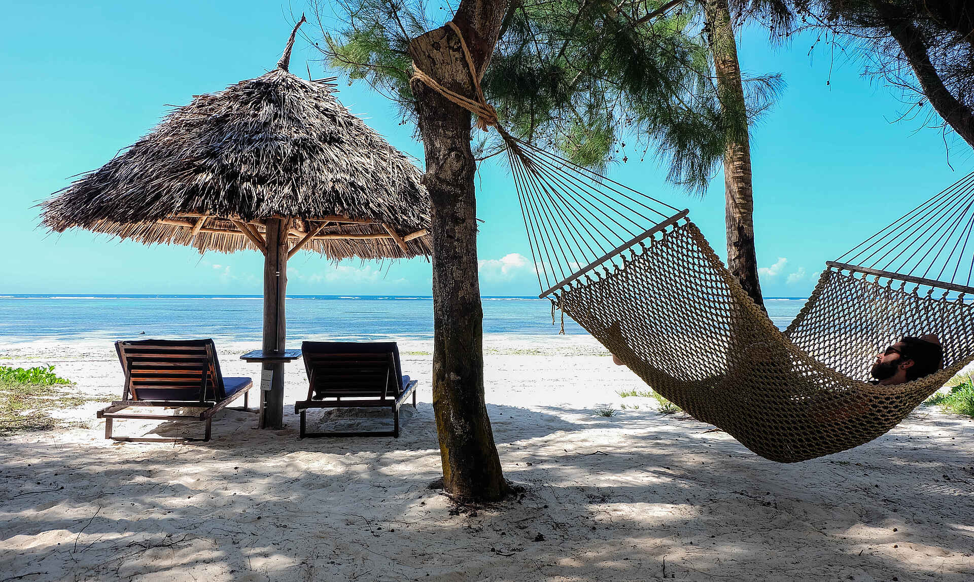 Anna of Zanzibar, Michael Winter, Sansibar, Hängematte, Indik, Liegestühle, Strand, Afrikarma, Afrikarma Safaris, Afrikarma Safaris - Wildnis. Hautnah., Afrikarma.de