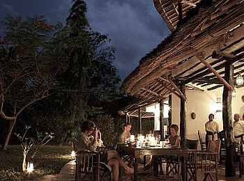 Kinondo Kwetu: Mama Taa Villa am Abend