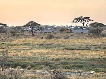 Namiri Plains Camp: Sicht auf das Camp Namiri Plains Camp: Sicht auf das Camp
