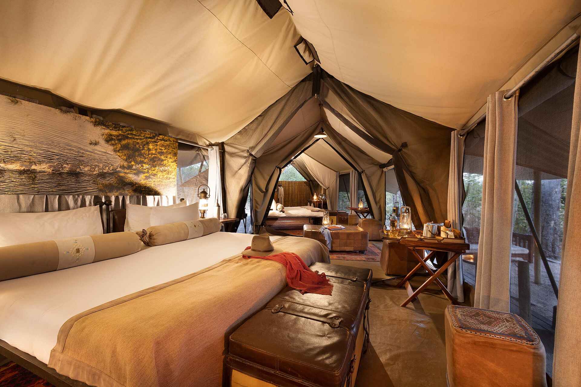 Selinda Explorers Camp: Family Tent Bett