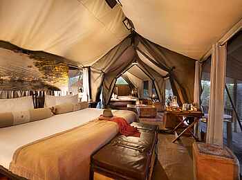 Selinda Explorers Camp: Family Tent Bett