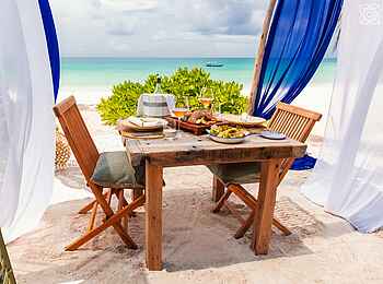 Zuri Zanzibar: Lunch am Strand