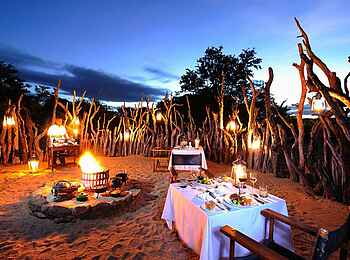 Fitzpatrick’s at Jock: Boma mit Laternen und gedecktem Tisch