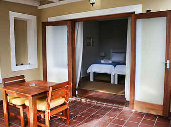 Cornerstone Guesthouse: Terrasse