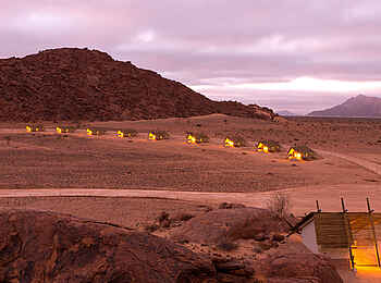 Desert Quiver Camp: Eine Reihe von Chalets