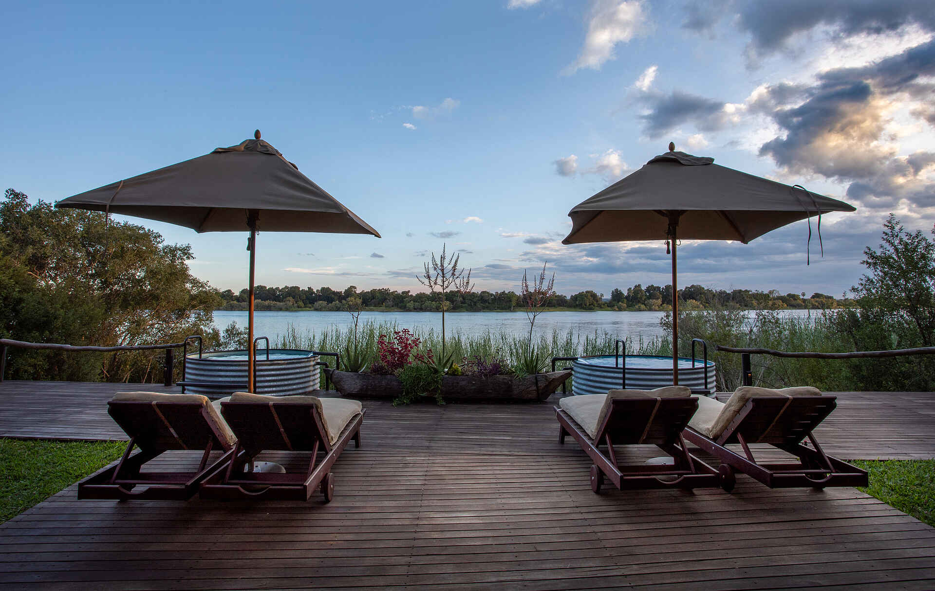 Mukwa River Lodge: River Suites Terrasse Mukwa River Lodge: River Suites Terrasse