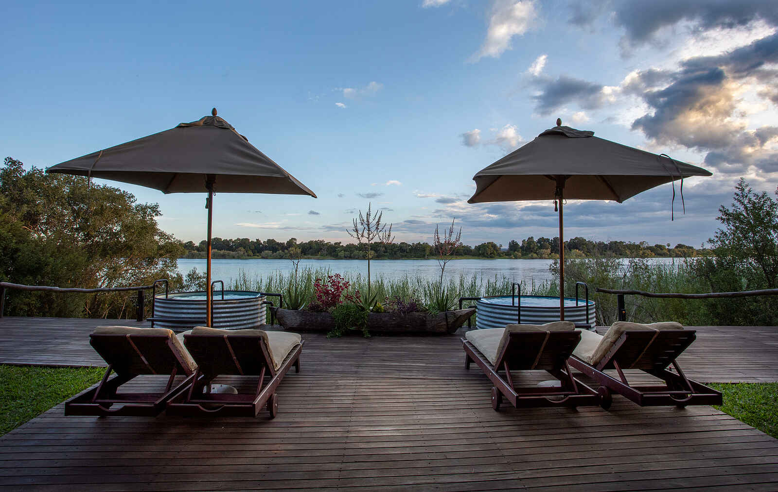 Mukwa River Lodge: River Suites Terrasse Mukwa River Lodge: River Suites Terrasse