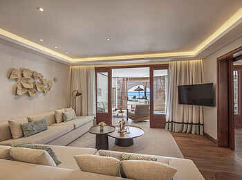 Paradis Beachcomber Golf Resort and Spa: Family Suite Lounge Paradis Beachcomber Golf Resort and Spa: Family Suite Lounge