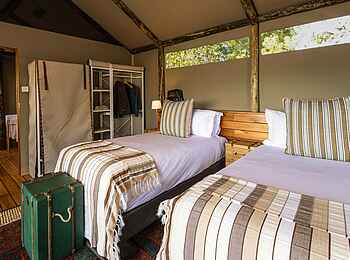 Shinde Footsteps: Twin-Betten Shinde Footsteps: Twin-Betten