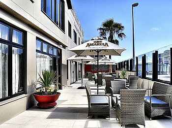 Swakopmund Sands Hotel: Windgeschütze Terrasse Swakopmund Sands Hotel: Windgeschütze Terrasse