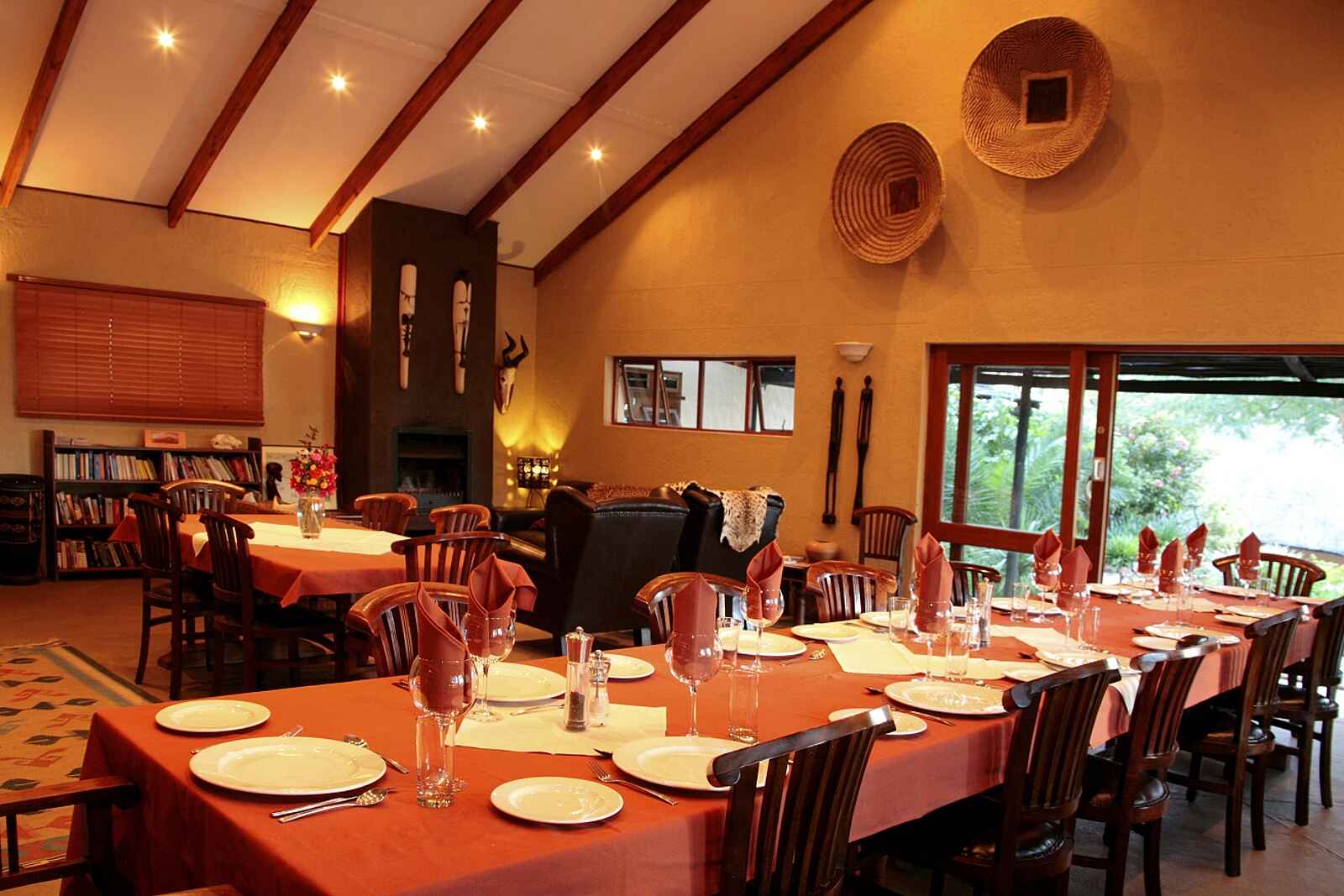 Waterberg Guest Farm: Im Speiseraum Waterberg Guest Farm: Im Speiseraum